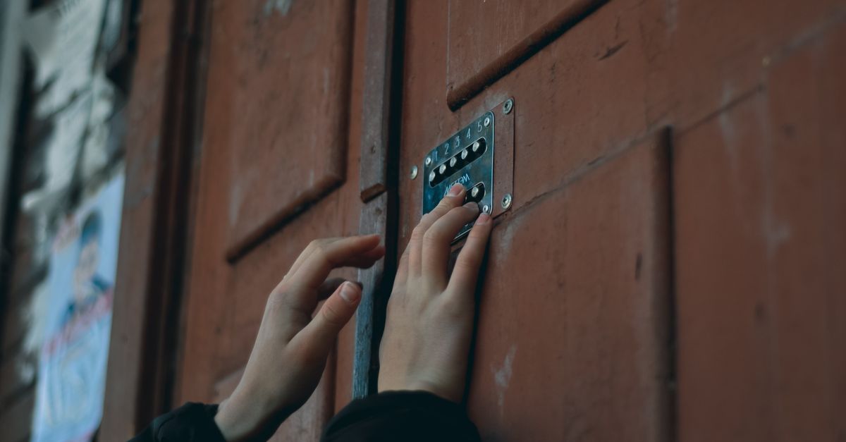Keyless Entry for Renters: Smart Locks Without Drilling — Northern Blvd Locksmith